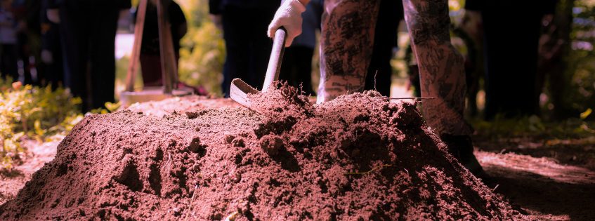 z życia grabarza wiersze